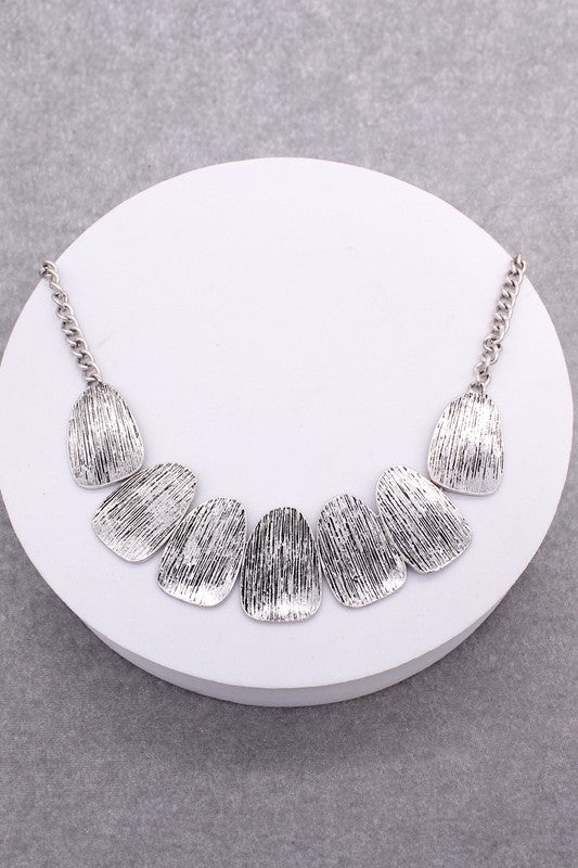 COMB PATTERN VINTAGE NECKLACE