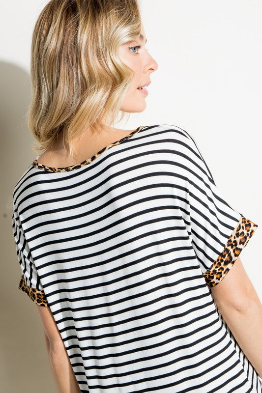 STRIPE ANIMAL V NECK LOOSE TOP